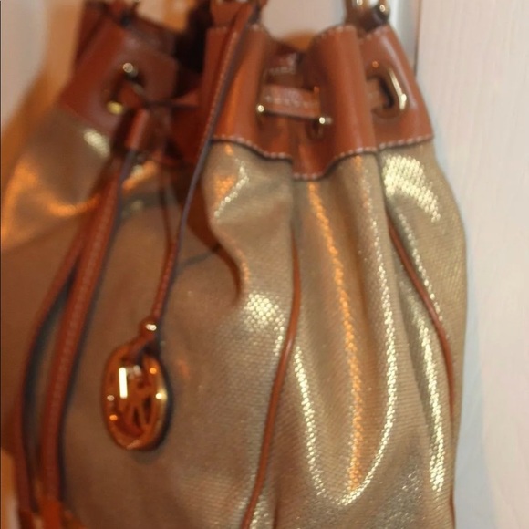 New! Michael Kors gold drawstring hobo - Picture 2 of 8